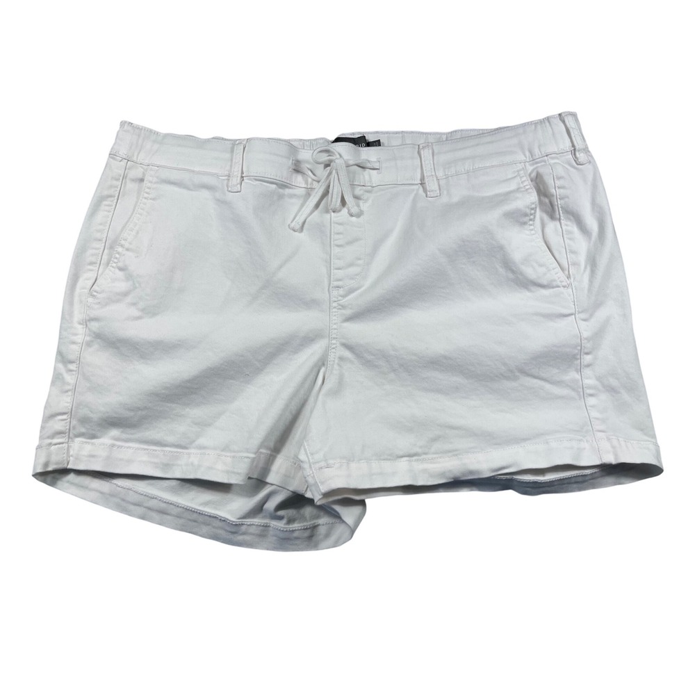 Torrid White Pull On Shorts Women's Size 2 Plus Stretch Casual Summer Shorts